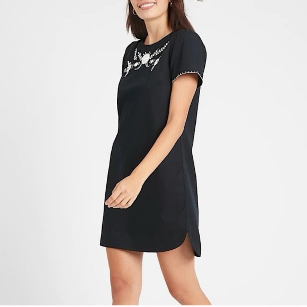 Small Banana Republic Embroidered Shift Dress Black/White